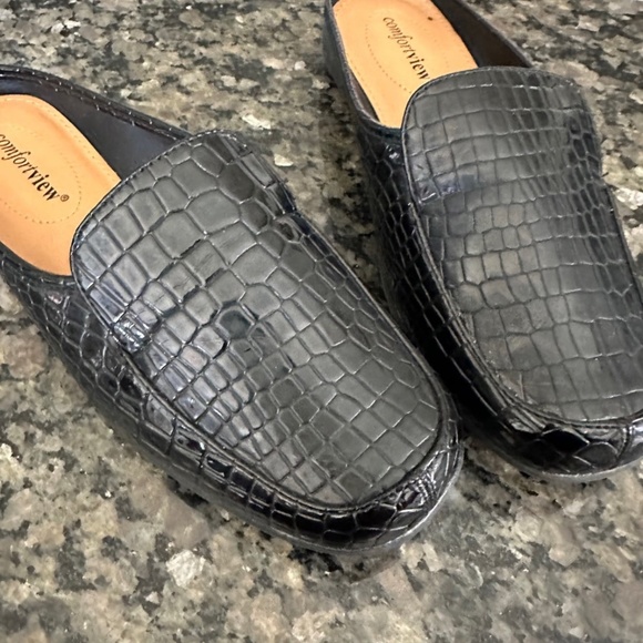 Shoes - Picture 3 of 3